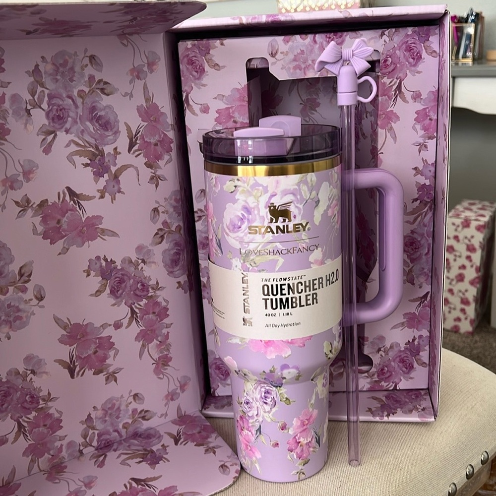 NIB LOVE Shack Fancy 40 0Z Tumbler